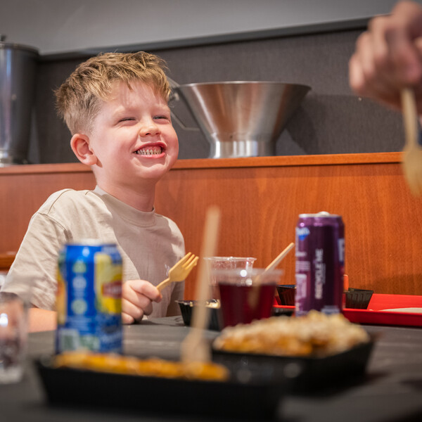 Welkom bij <br>Cafetaria de Klein <br>in Wanssum